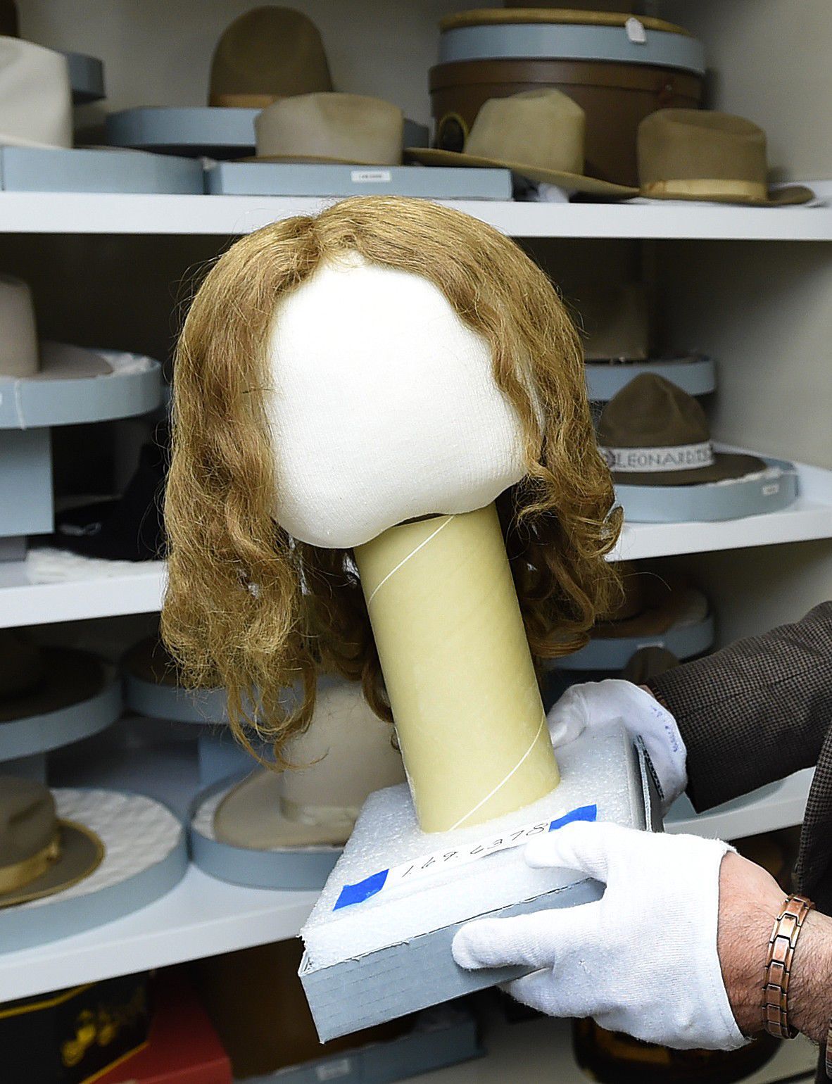 Museum wig